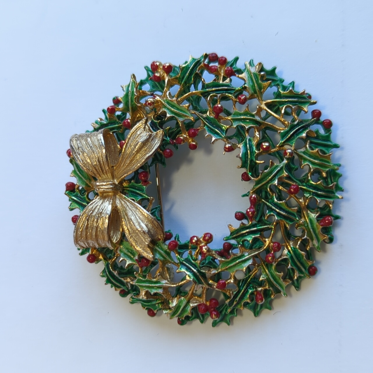 Vintage Weiss Christmas Wreath Brooch Pin 50$